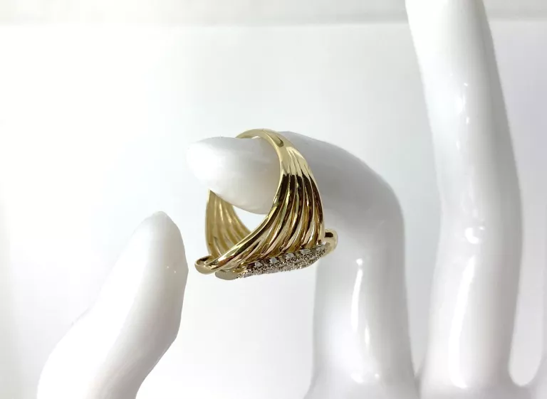 sliczny-zloty-pierscionek-z-cyrkoniami-585-382g-kolor-dominujacy-zloty