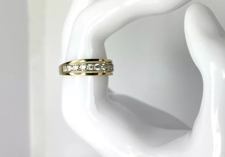 okazaly-zloty-pierscionek-z-cyrkoniami-58530520-kamien-cyrkonia