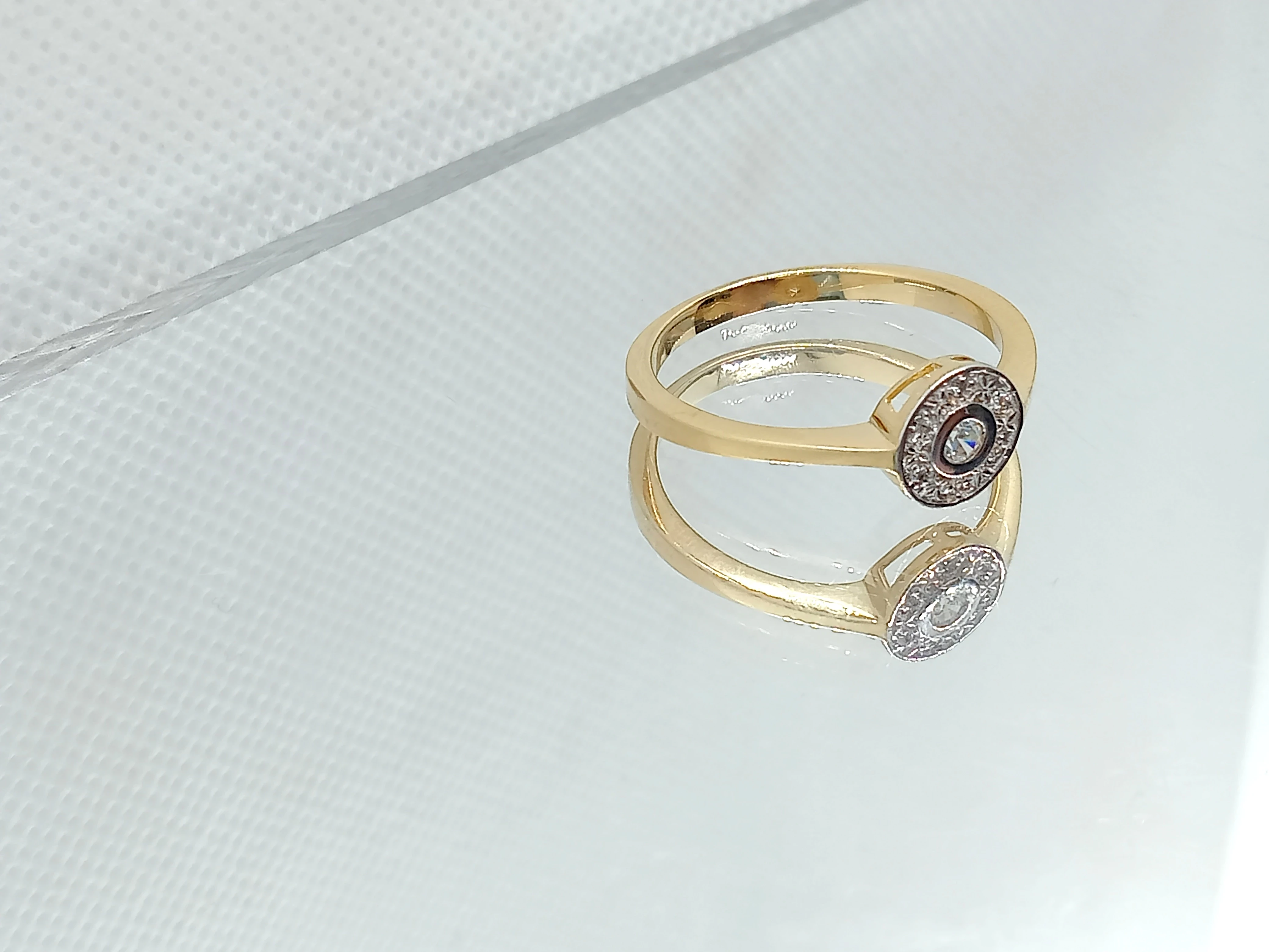 zloty-pierscionek-z-cyrkoniami-kolo-585-rodzaj-wyrob-jubilerski