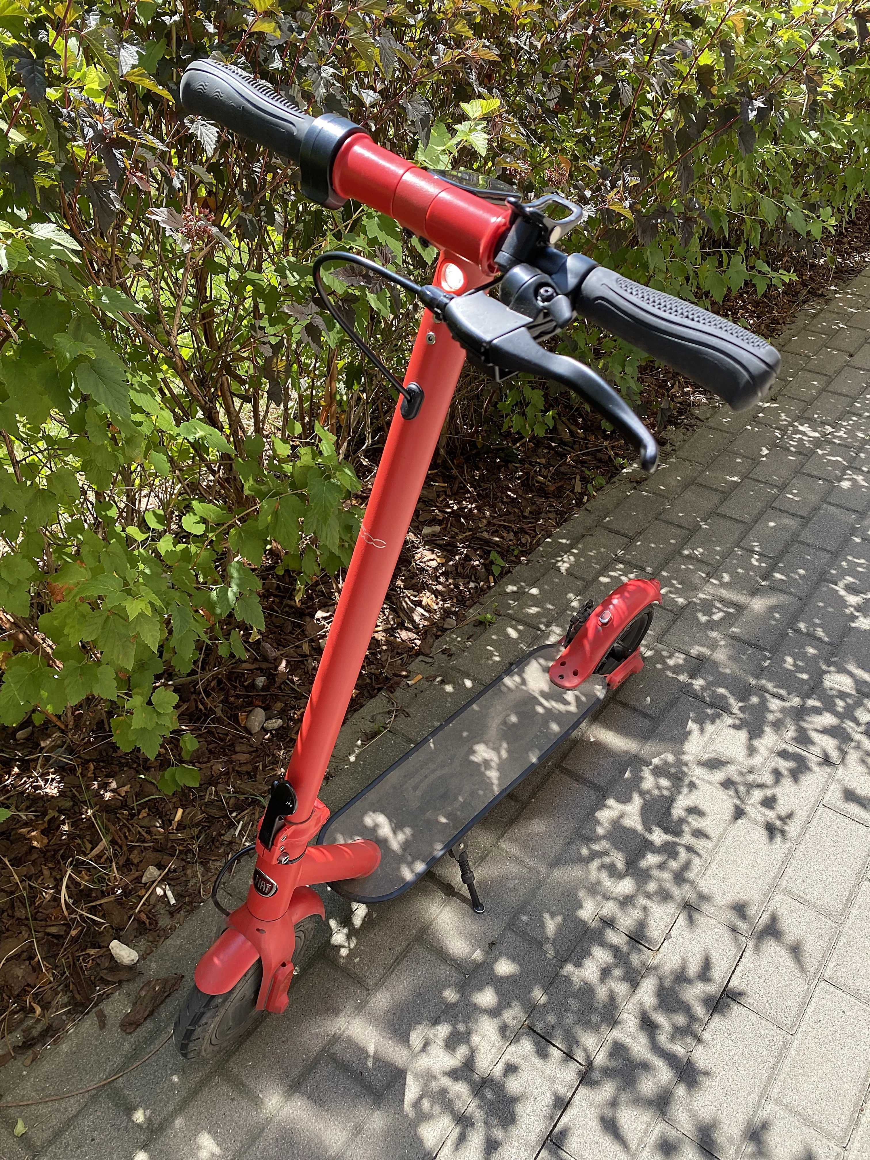 hulajnoga-elektryczna-fiat-500-red-czerwona-kolor-czerwony