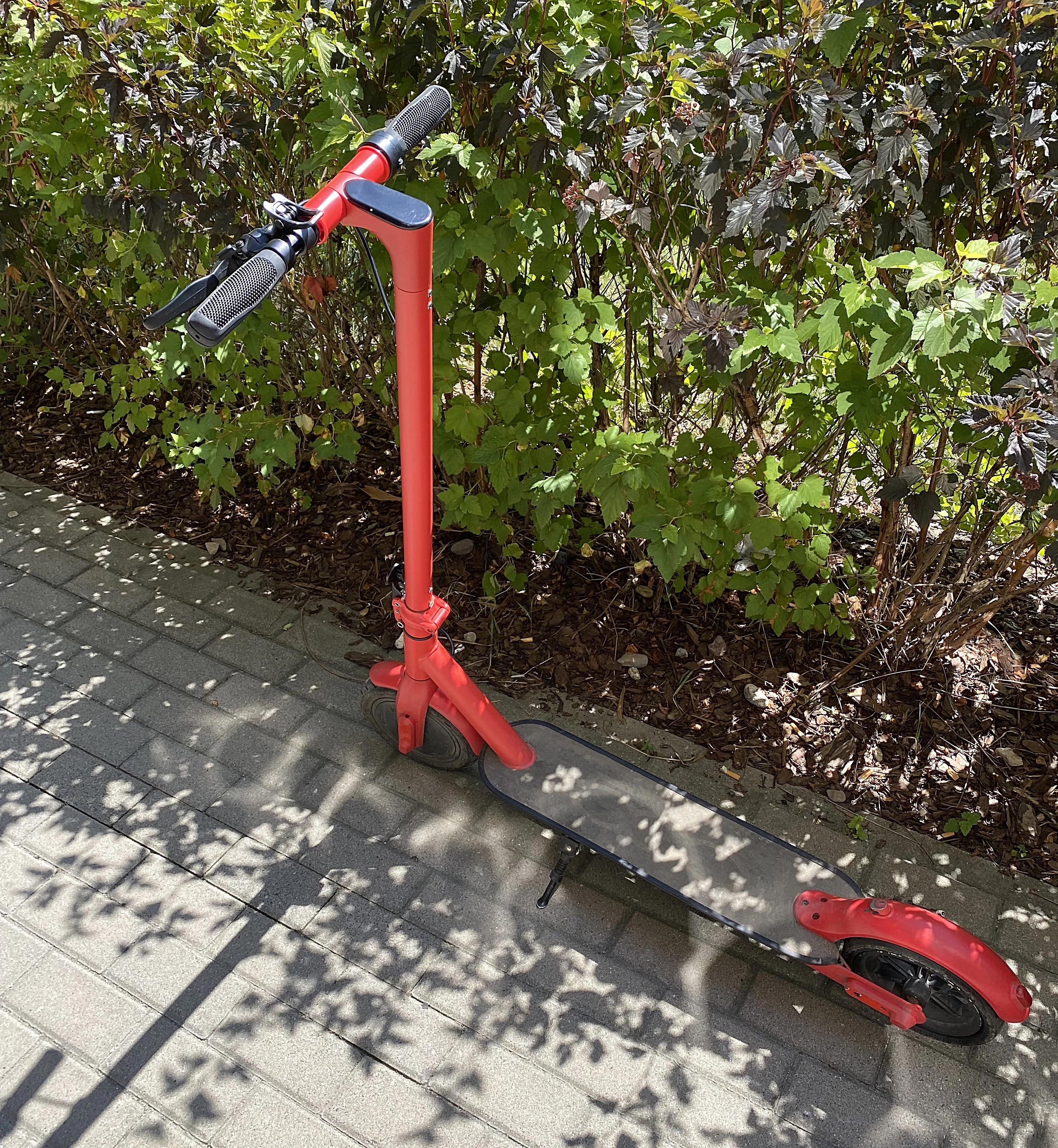 hulajnoga-elektryczna-fiat-500-red-czerwona-moc-silnika-350