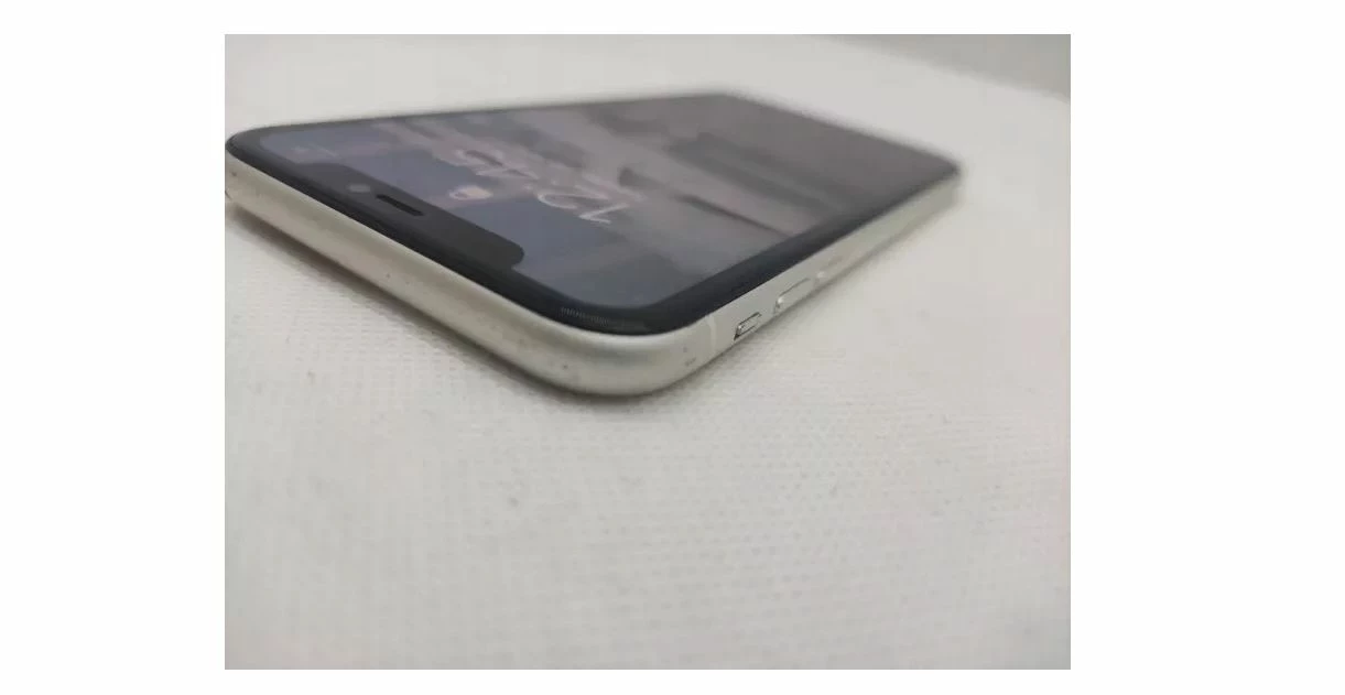 telefon-iphone-11-64-gb-opis-typ-smartfon