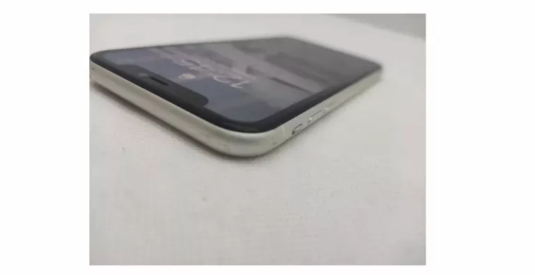 telefon-iphone-11-64-gb-opis-typ-smartfon