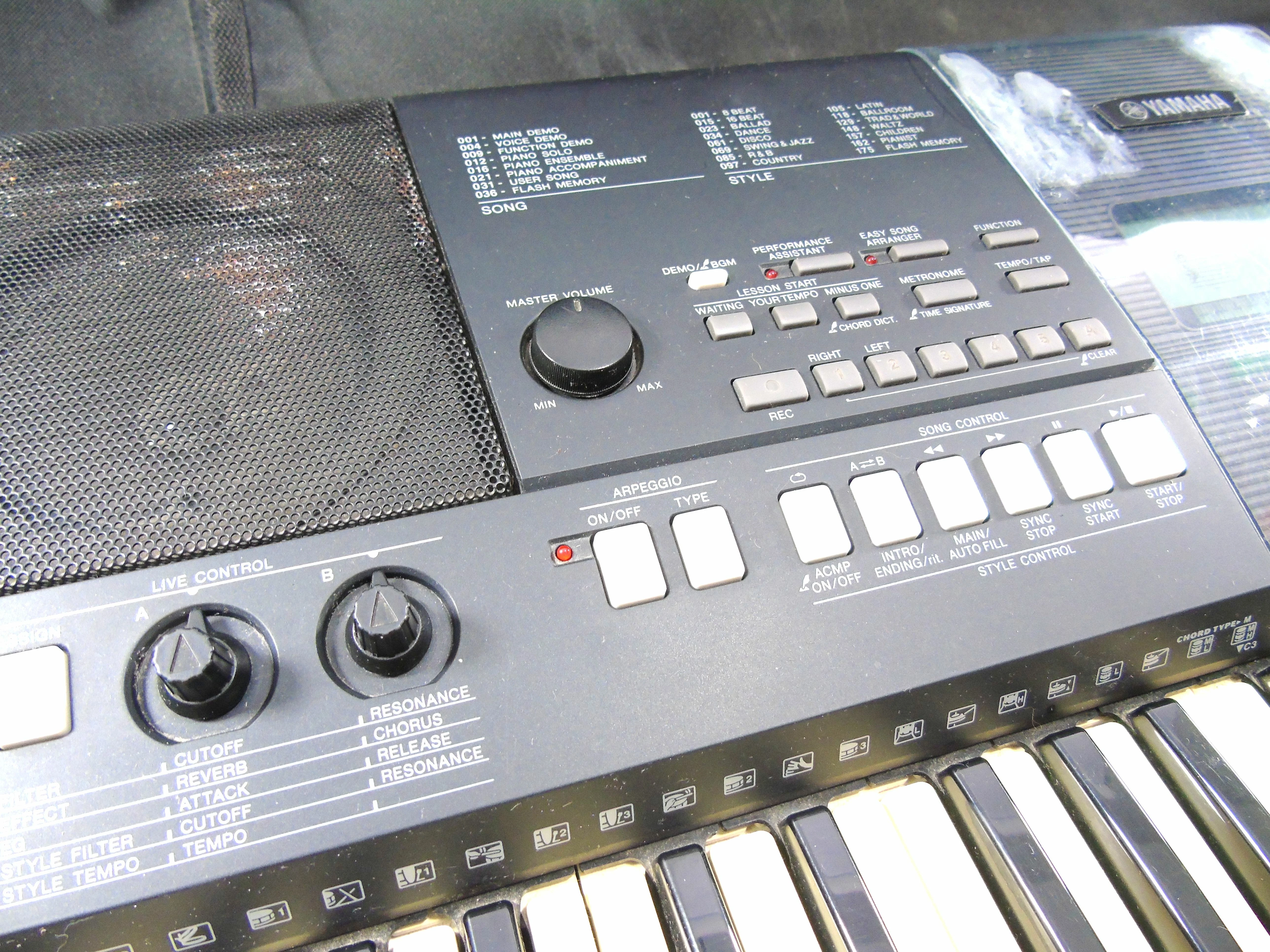 keyboard-yamaha-psr-e423-etui-plac-wolnosci-6-zuromin