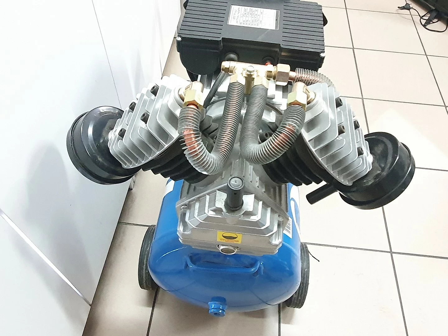 ripper-jn-30v-kompresor-olejowy-50l-sprezarka-pojemnosc-zbiornika-50