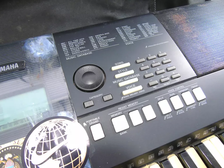 KEYBOARD YAMAHA PSR E423 +ETUI