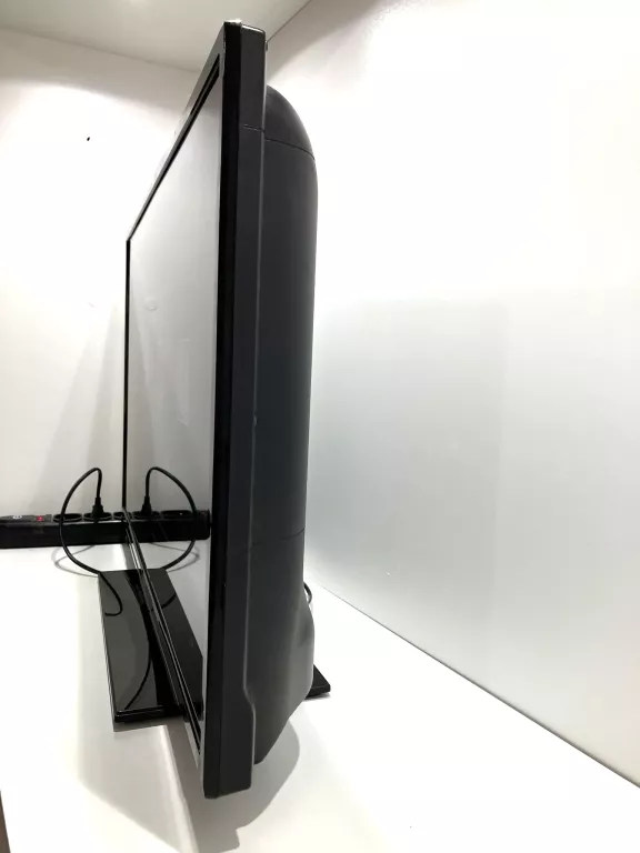 telewizor-technika-32-278-aw15-opis-stan-uszkodzony