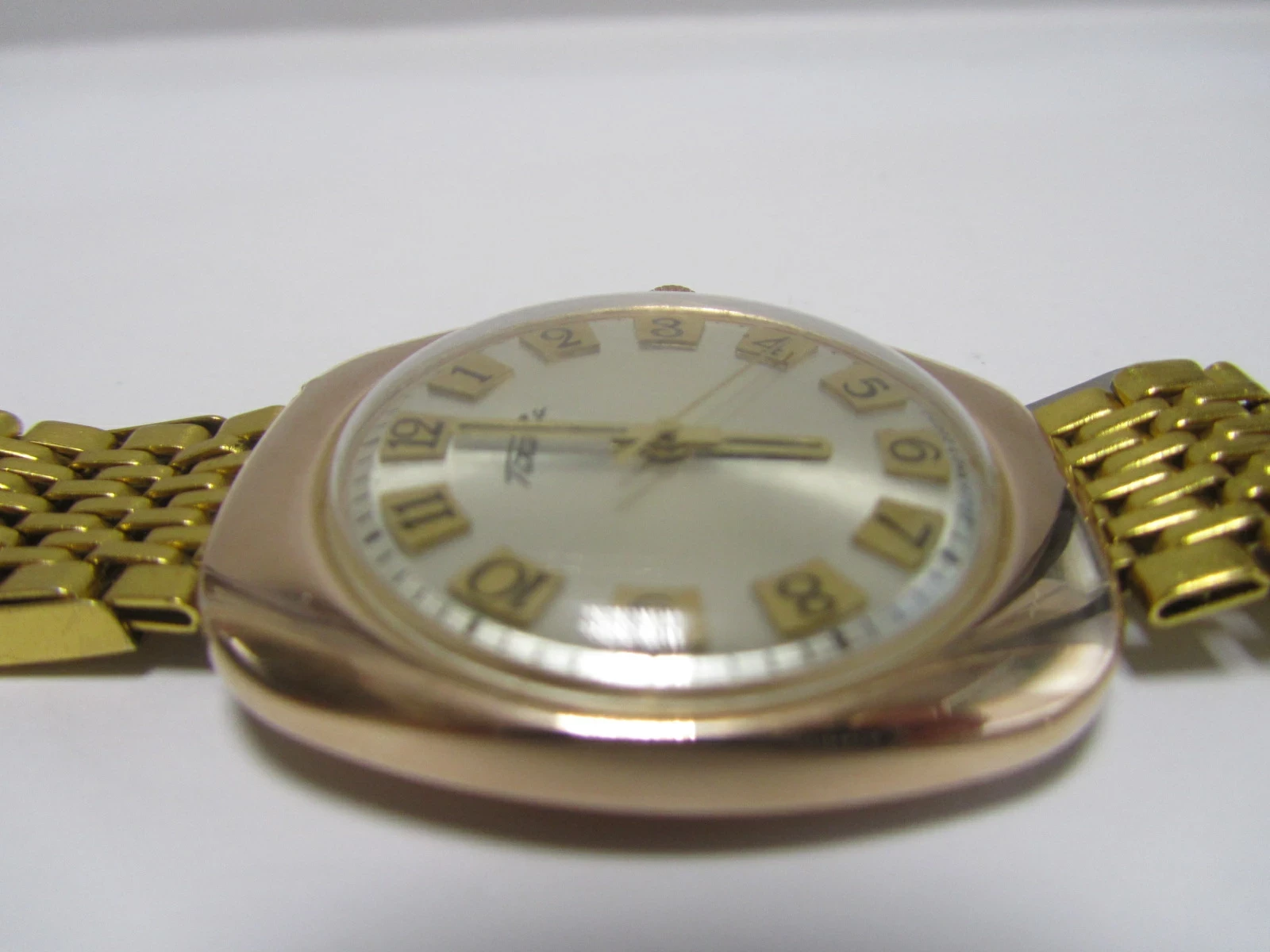 zegarek-rakieta-cccp-583-20g-zlota-funkcje-brak