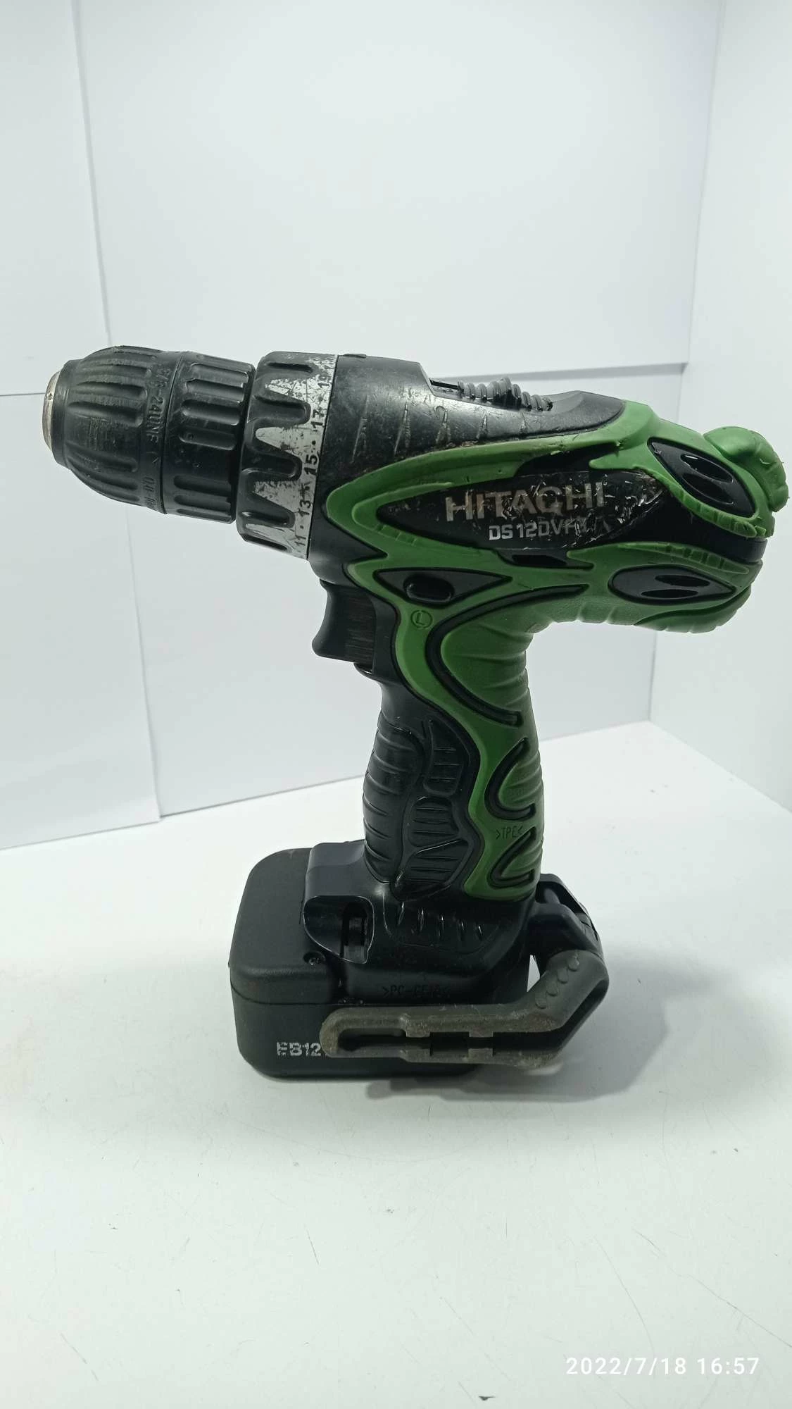 wiertarko-wkretarka-hitachi-ds14dvf3-pojemnosc-akumulatora-140