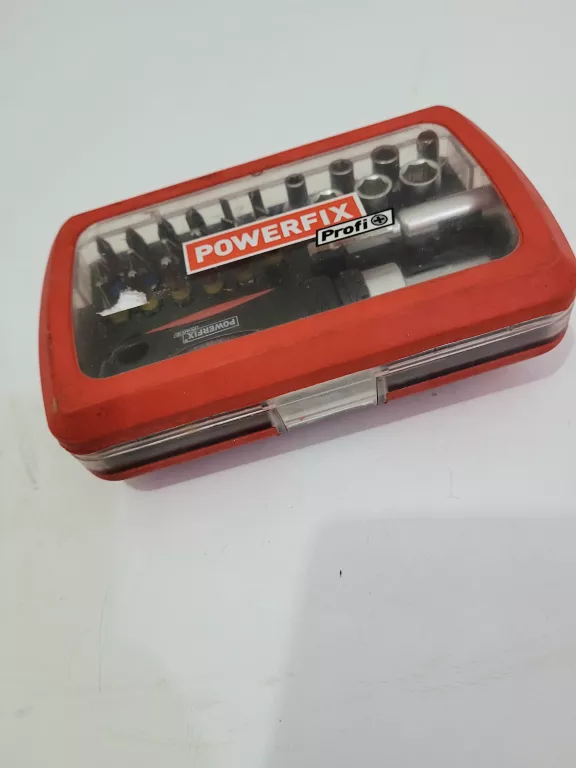 ZESTAW KLUCZY NASADOWYCH Z GRZECHOTKĄ POWERFIX P