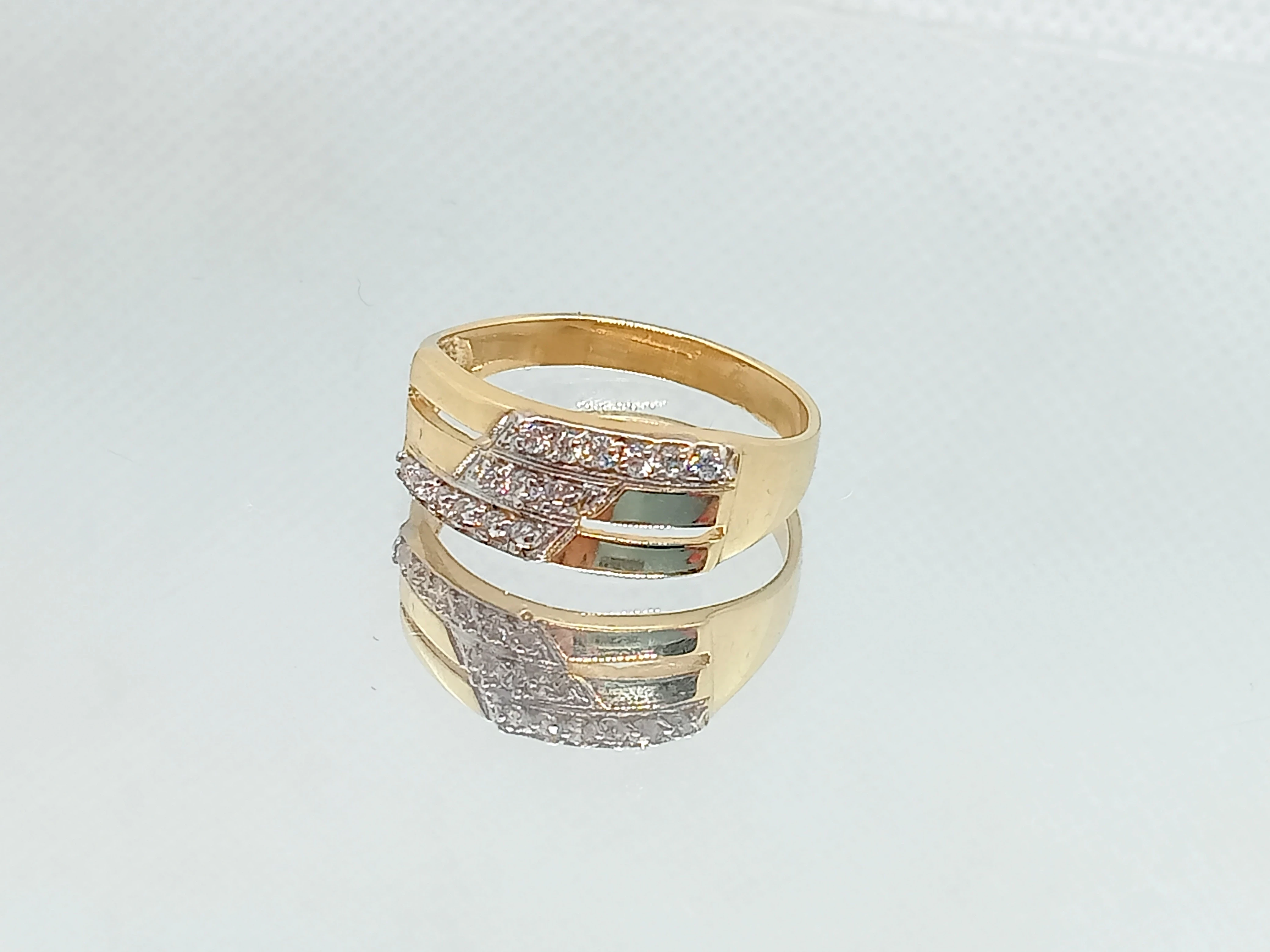 zloty-pierscionek-z-cyrkoniami-585-r14-kamien-inny-kamien