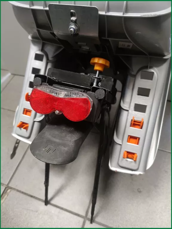 fotelik-rowerowy-btwin-z-bagaznikiem-model-btwin