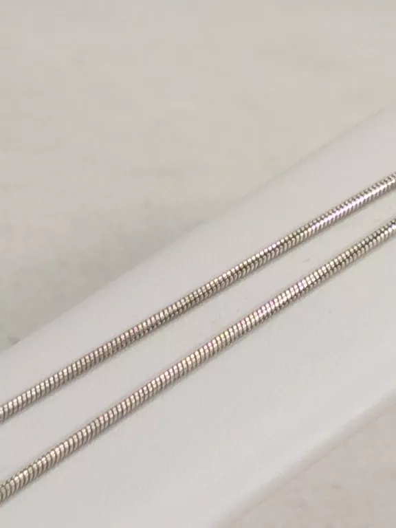 SREBRNY ŁAŃCUSZEK Z ZAWIESZKĄ 925 9.86 G 50 CM