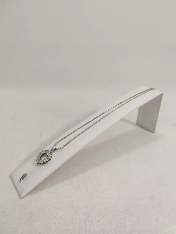 SREBRNY ŁAŃCUSZEK Z ZAWIESZKĄ 925 9.86 G 50 CM