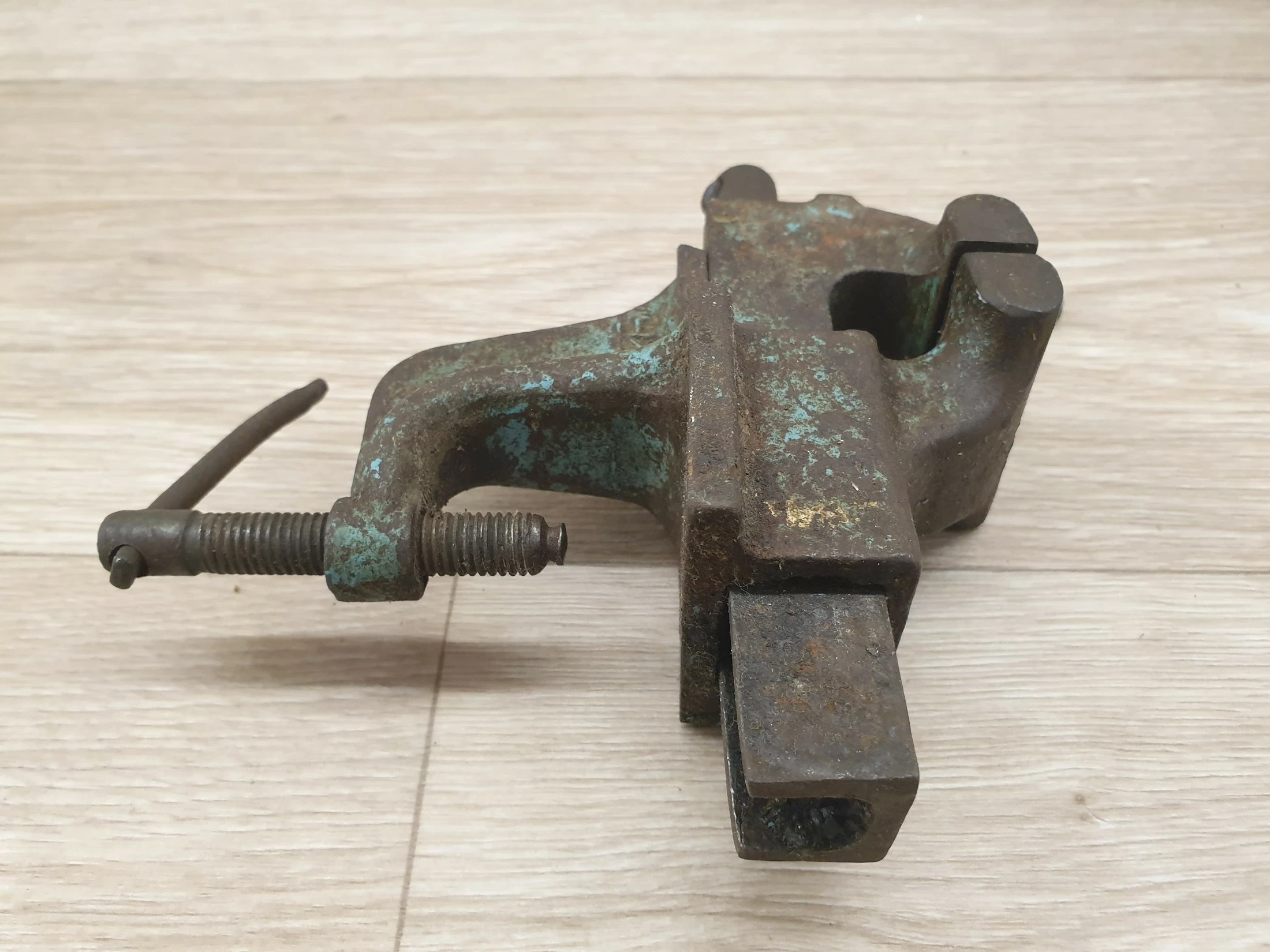 imadlo-male-rodzaj-imadla-stolowe