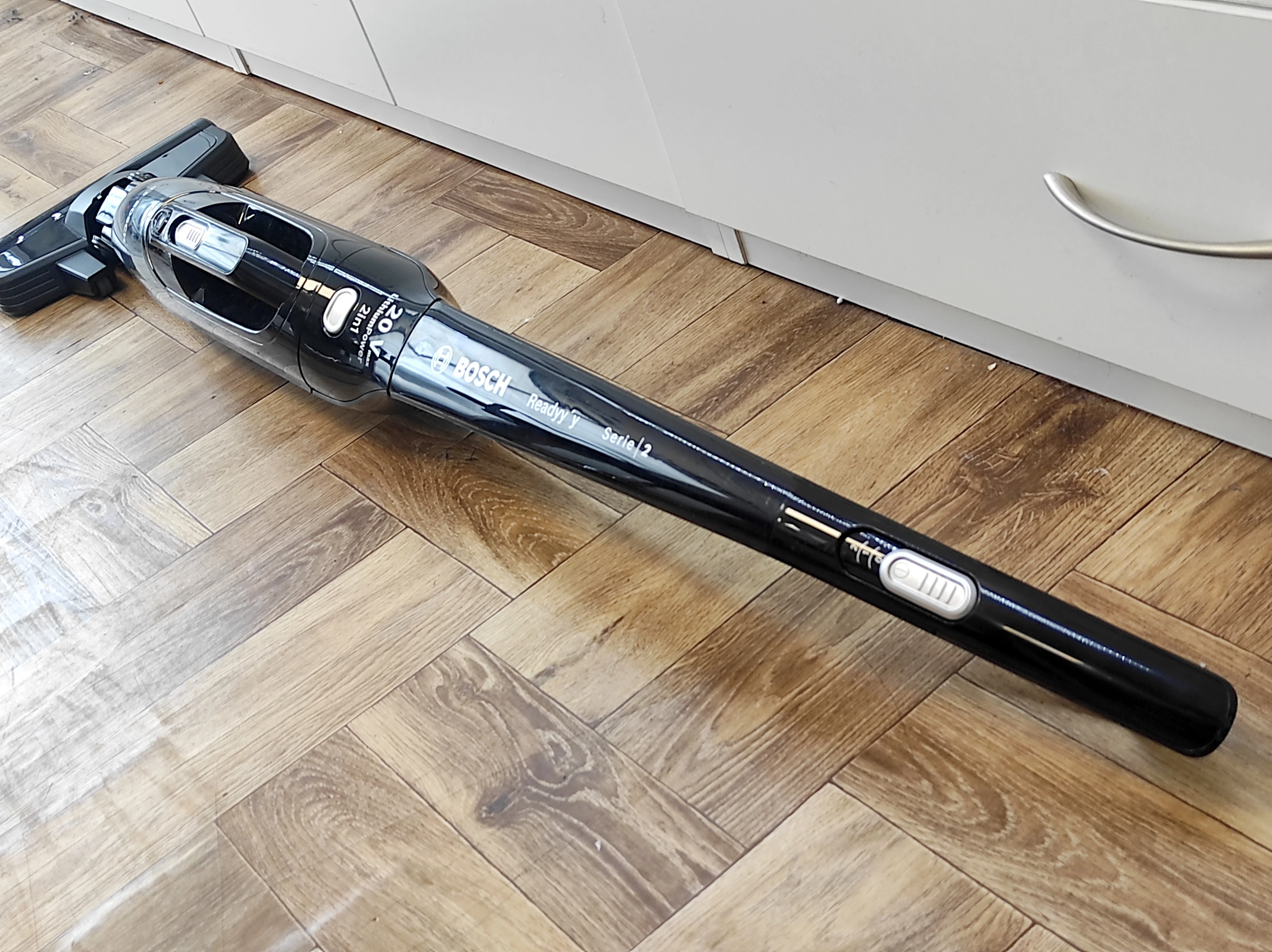 odkurzacz-bezprzewodowy-bosh-bchf220b-readyyy-stan-uzywany