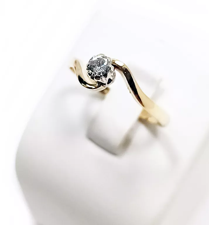ZŁOTY  PIERŚCIONEK 375 BRYLANT 0,19CT R14