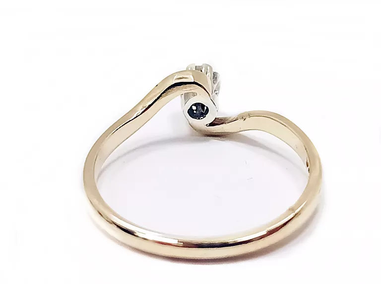 ZŁOTY  PIERŚCIONEK 375 BRYLANT 0,19CT R14
