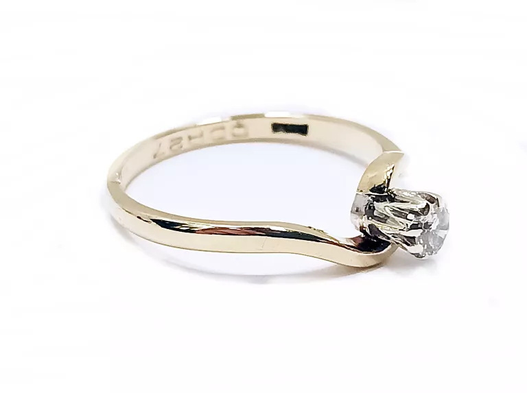 ZŁOTY  PIERŚCIONEK 375 BRYLANT 0,19CT R14