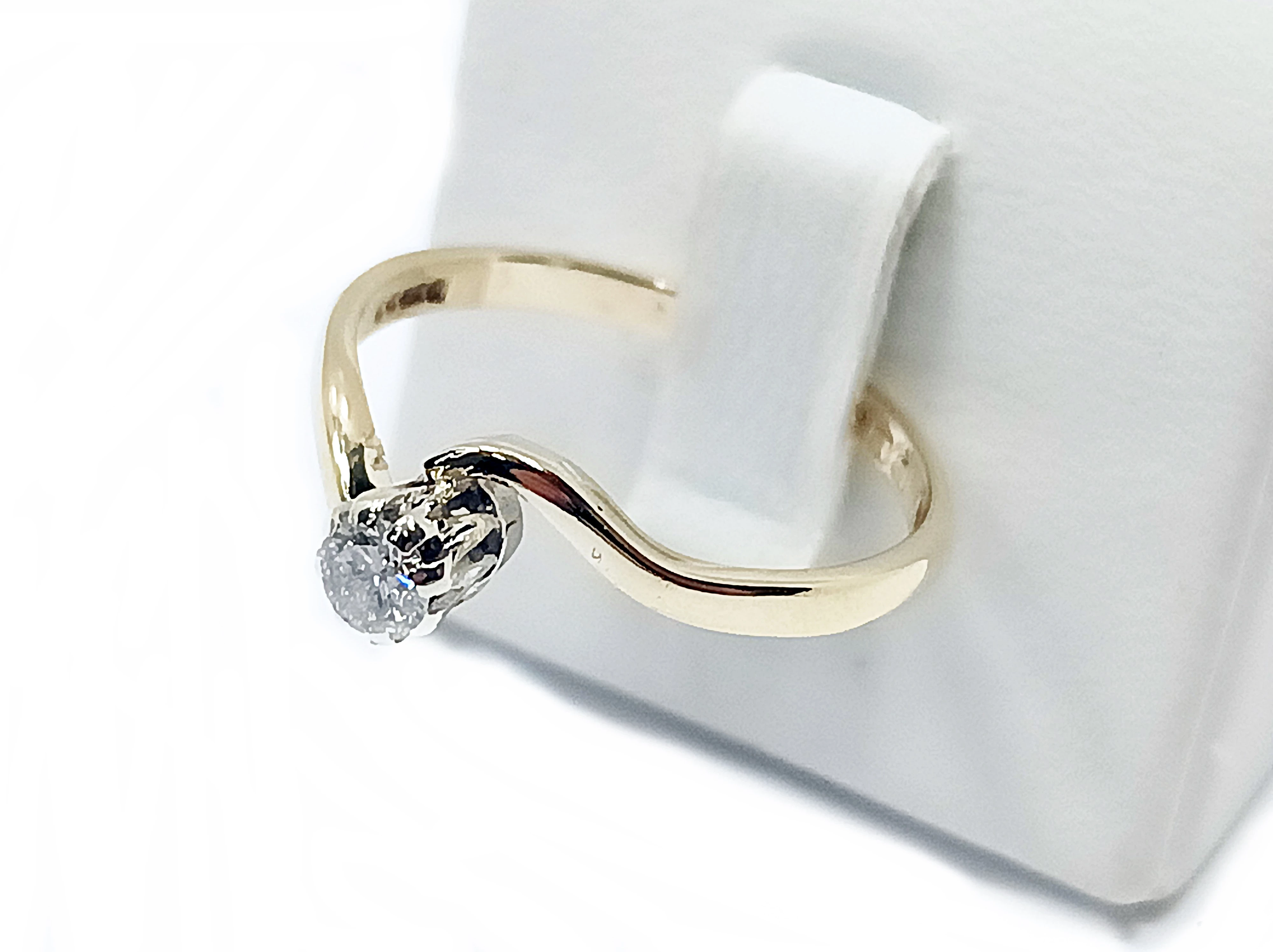 zloty-pierscionek-375-brylant-019ct-r14-motyw-129129-1924399