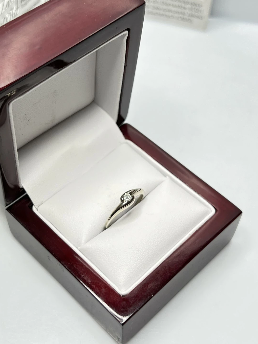 pierscionek-z-diamentem-biale-zloto-585-waga-230