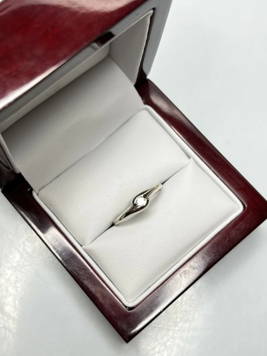 pierscionek-z-diamentem-biale-zloto-585-kolor-dominujacy-205826-225038