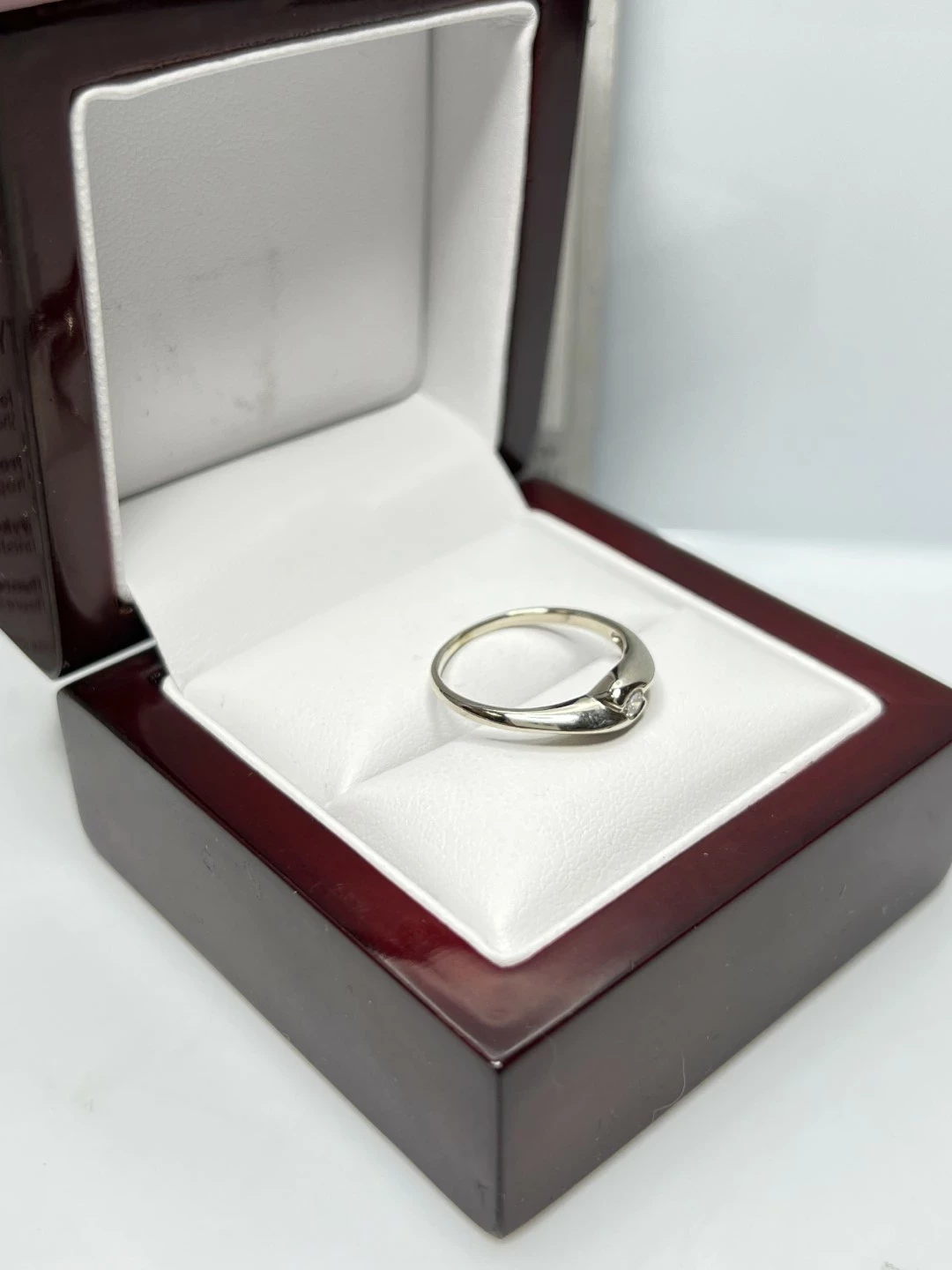 pierscionek-z-diamentem-biale-zloto-585-material-15835-2