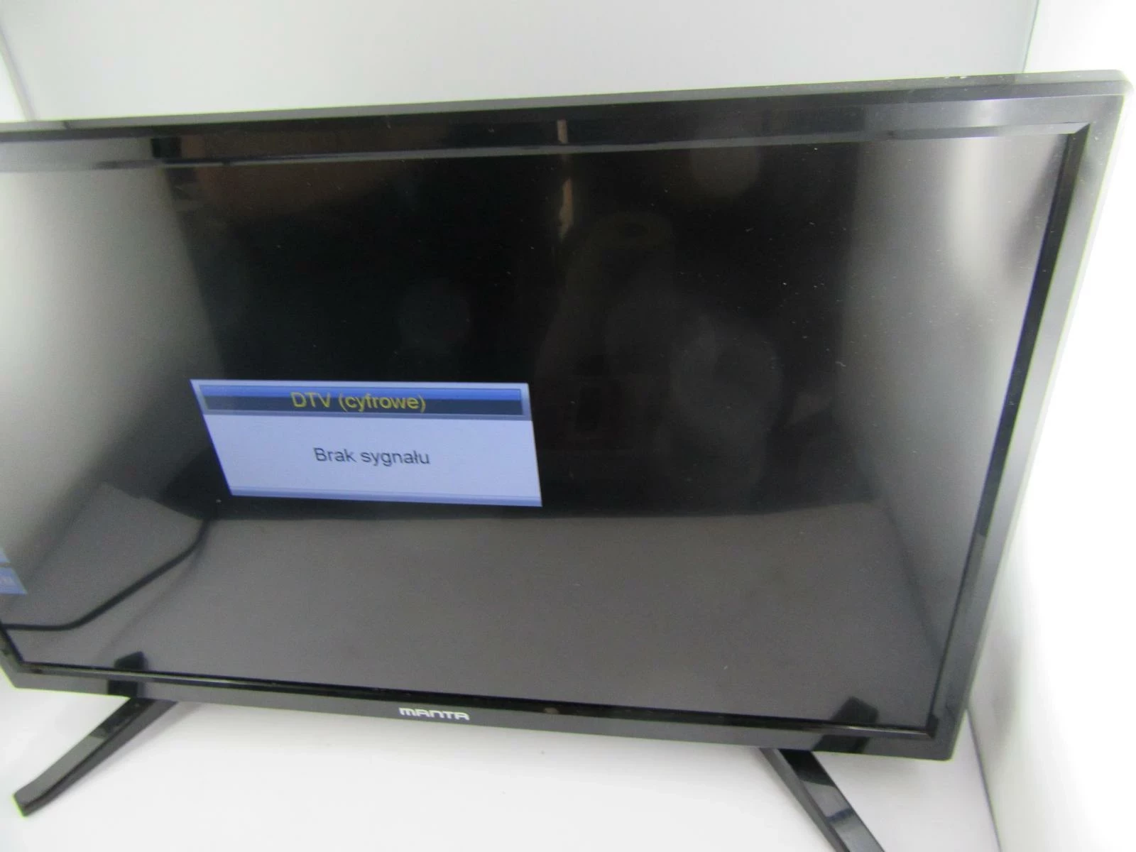 tv-manta-led92201-pilot-marka-manta