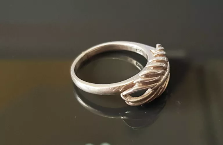 srebrny-pierscionek-483g-p925-r14-stan-uzywany