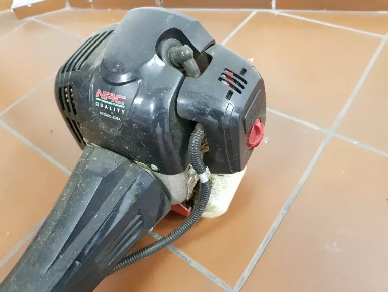 PODKASZARKA SPALINOWA NAC MEX620