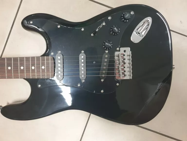 gitara-elektryczna-wzmacniacz-clifton-zestaw-stan-uzywany