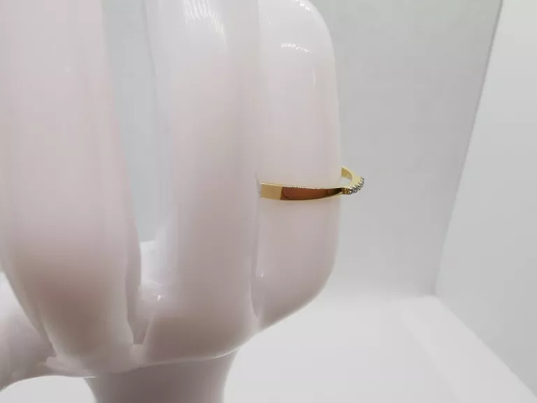 zloty-pierscionek-z-drobnymi-cyrkoniami-085g16-rodzaj-wyrob-jubilerski