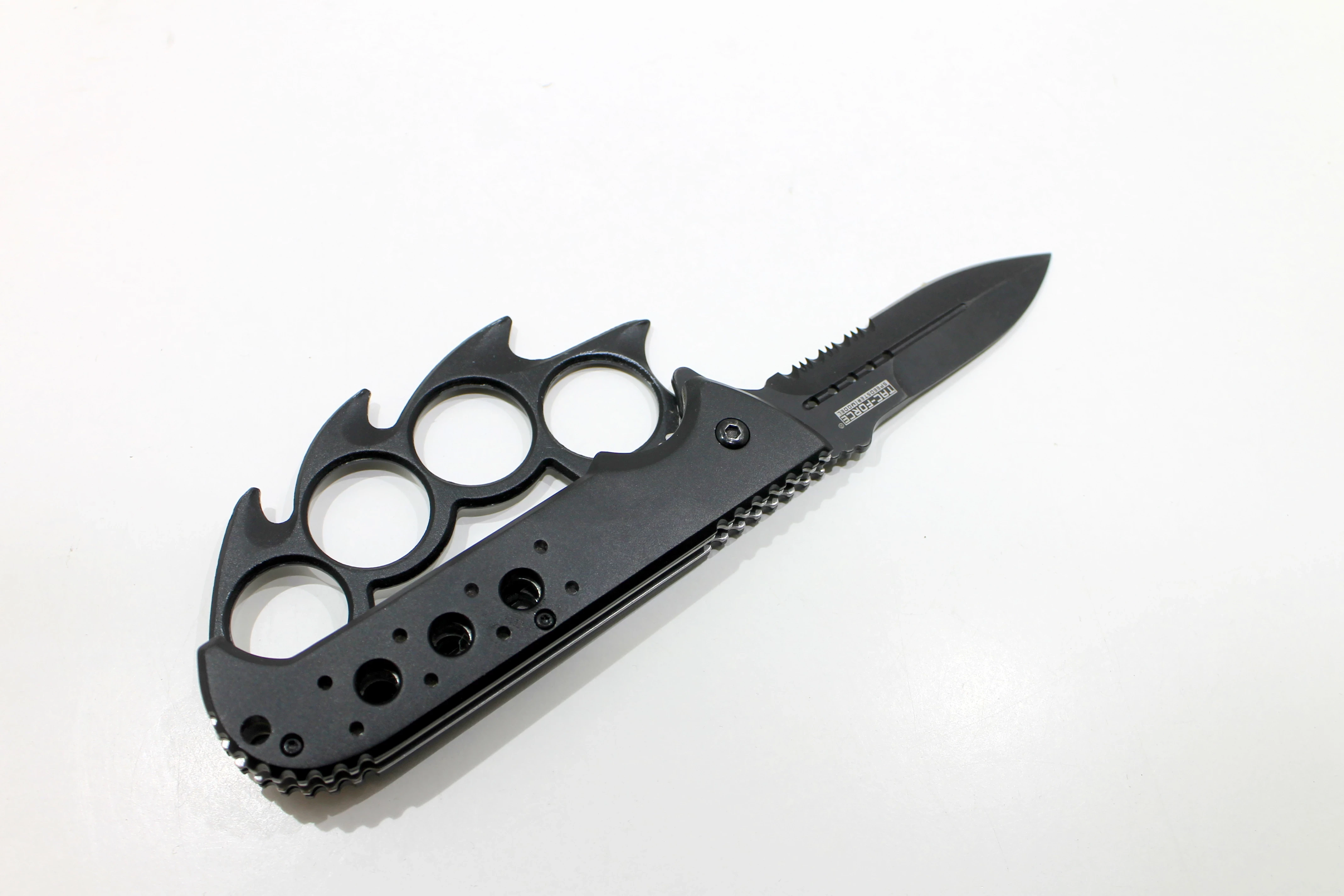 grozny-czarny-kastet-z-nozem-do-samoobrony-budziszynska-107d-sj-wroclaw