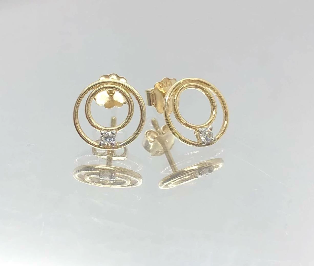 urocze-zlote-kolczyki-585122g-marka-inna-marka