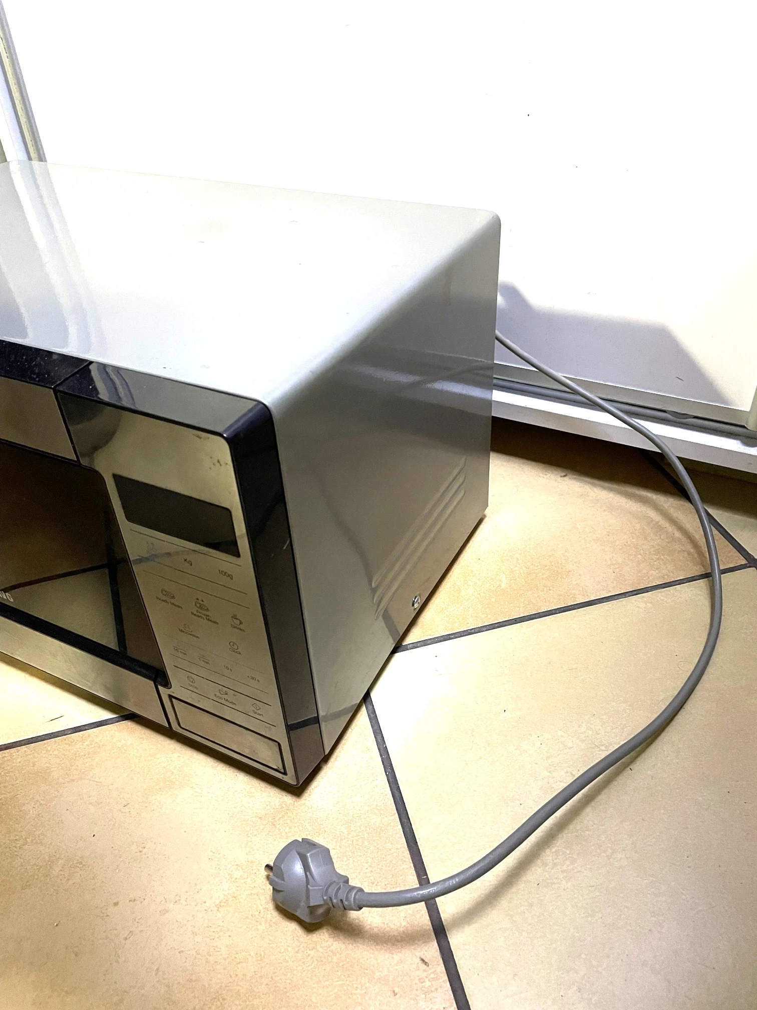 mikrofala-samsung-me83m-moc-mikrofal-800