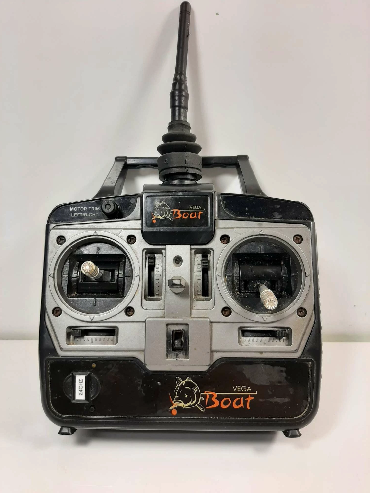 lodka-zanetowa-vegaboat-mini-pilot-torba-moro-marka-vegaboat