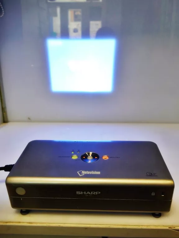 PROJEKTOR SHARP XR-1X