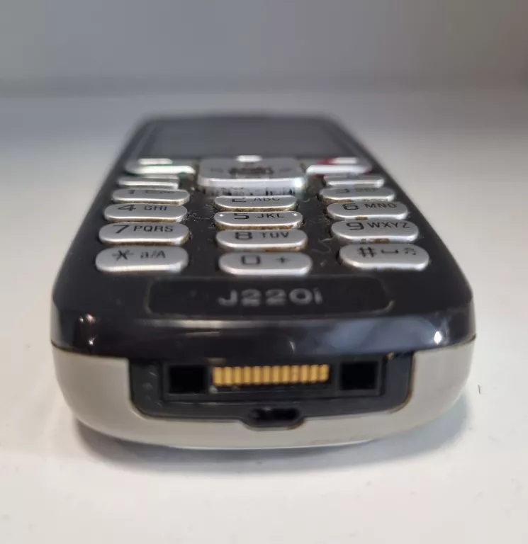 USZKODZONY SONY ERICSSON J220I