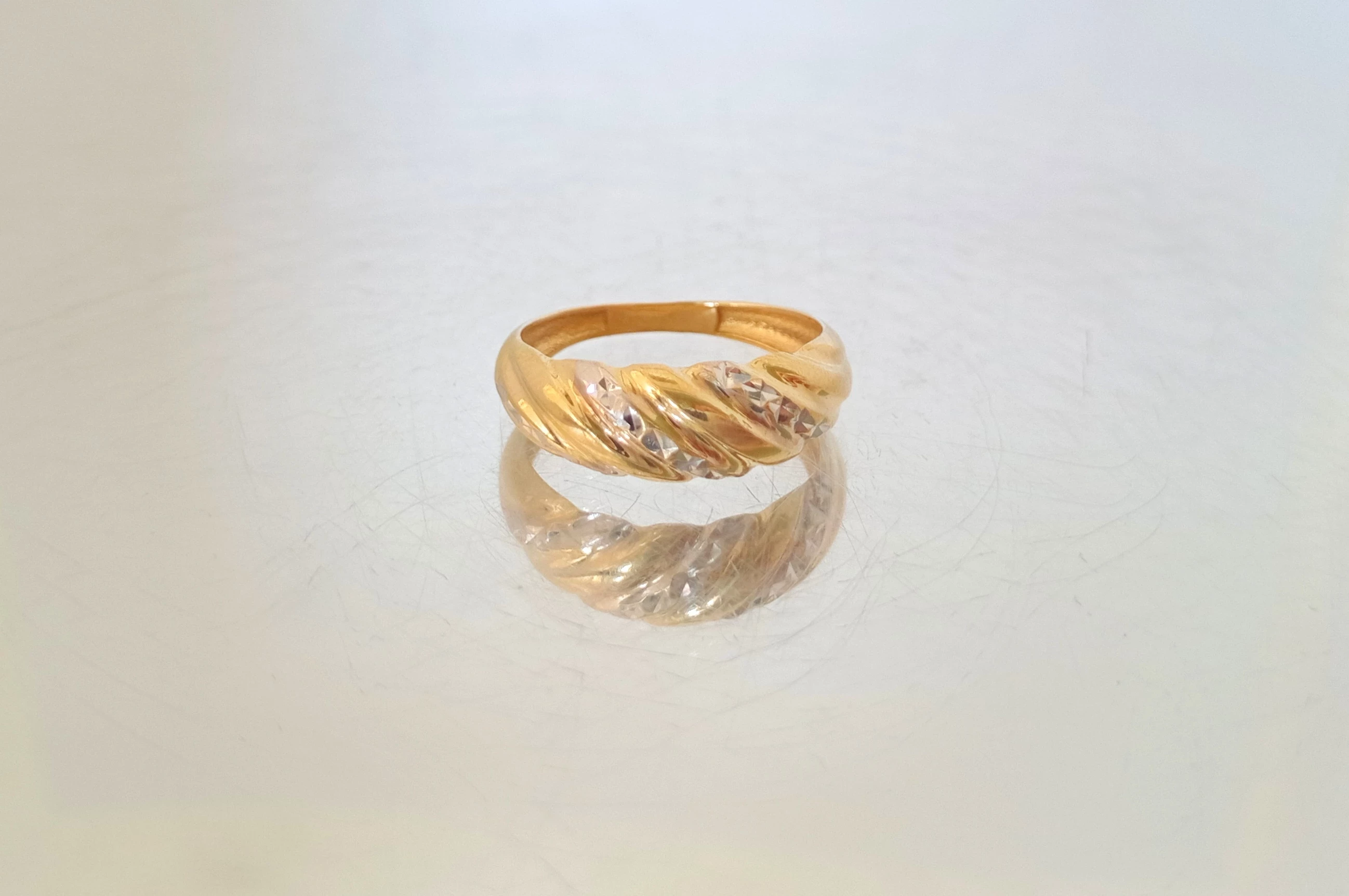 piekny-zloty-pierscionek-585-185g-r13-rozmiarsrednica-wew-mm-131667