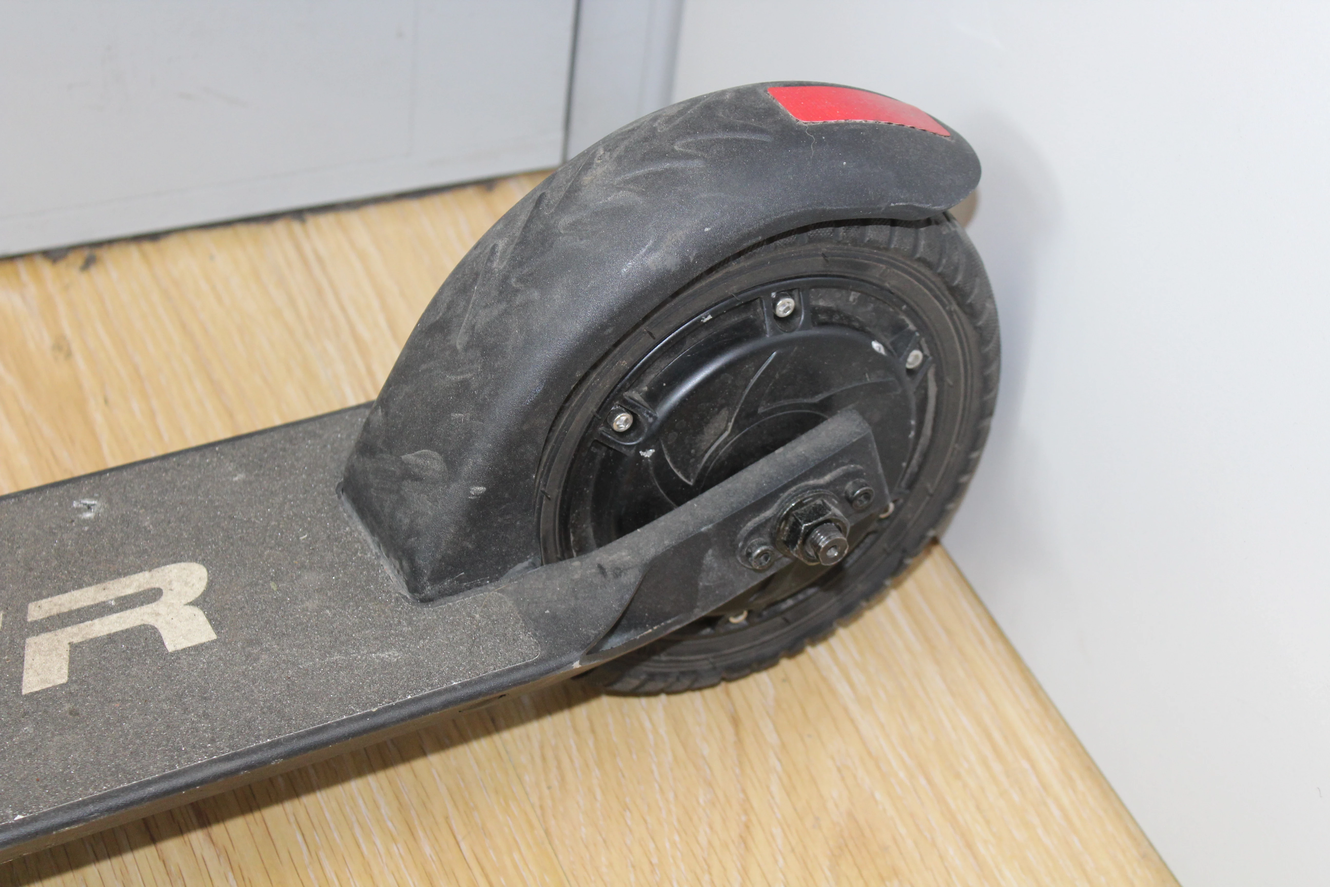 hulajnoga-elektryczna-rider-freak-czarna-kolor-czarny