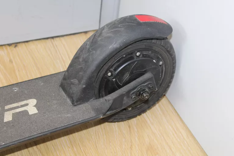 hulajnoga-elektryczna-rider-freak-czarna-kolor-czarny