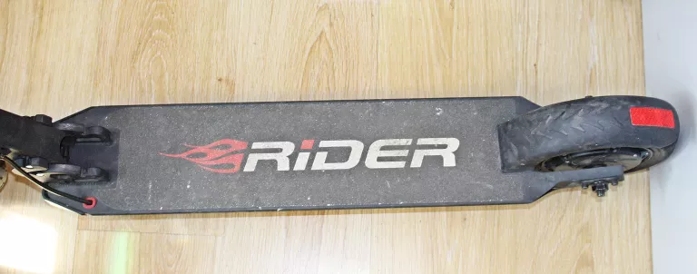 hulajnoga-elektryczna-rider-freak-czarna-moc-silnika-250