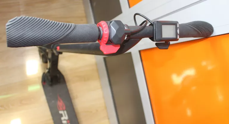 HULAJNOGA ELEKTRYCZNA RIDER FREAK CZARNA