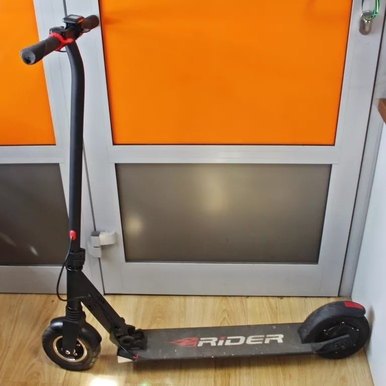hulajnoga-elektryczna-rider-freak-czarna-glogowska-160-poznan