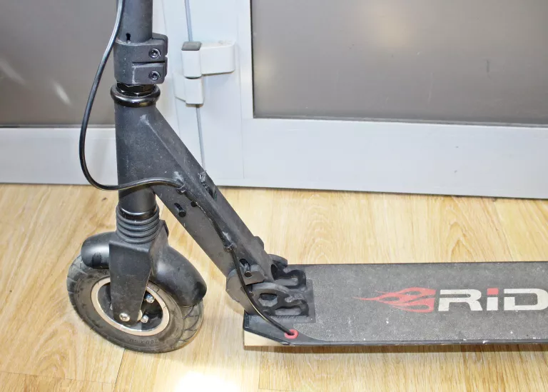 HULAJNOGA ELEKTRYCZNA RIDER FREAK CZARNA
