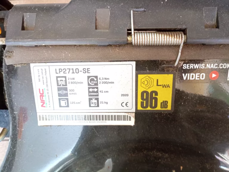 kosiarka-spalinowa-nac-lp2710-se-pojemnosc-kosza-40