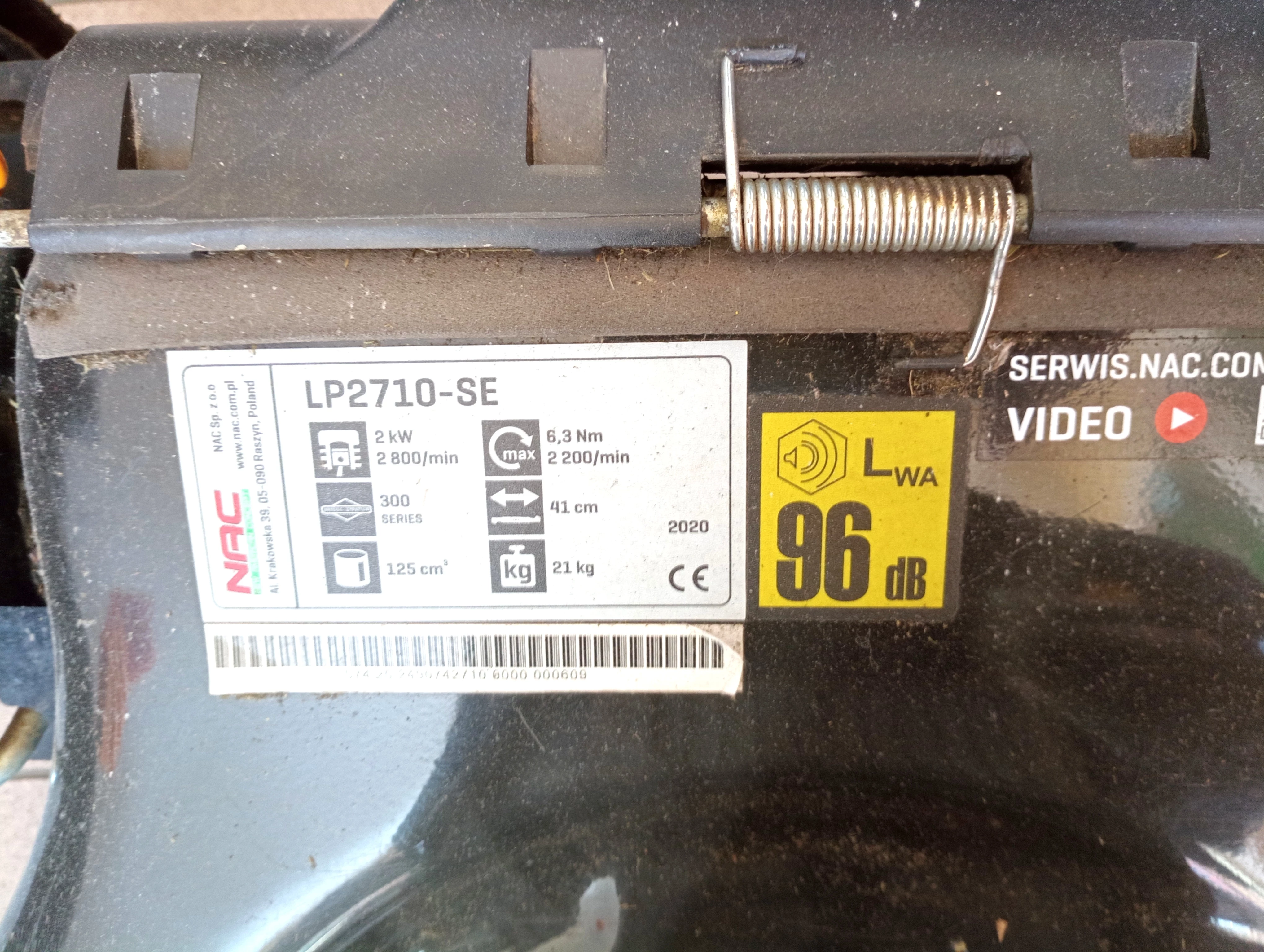 kosiarka-spalinowa-nac-lp2710-se-pojemnosc-kosza-40