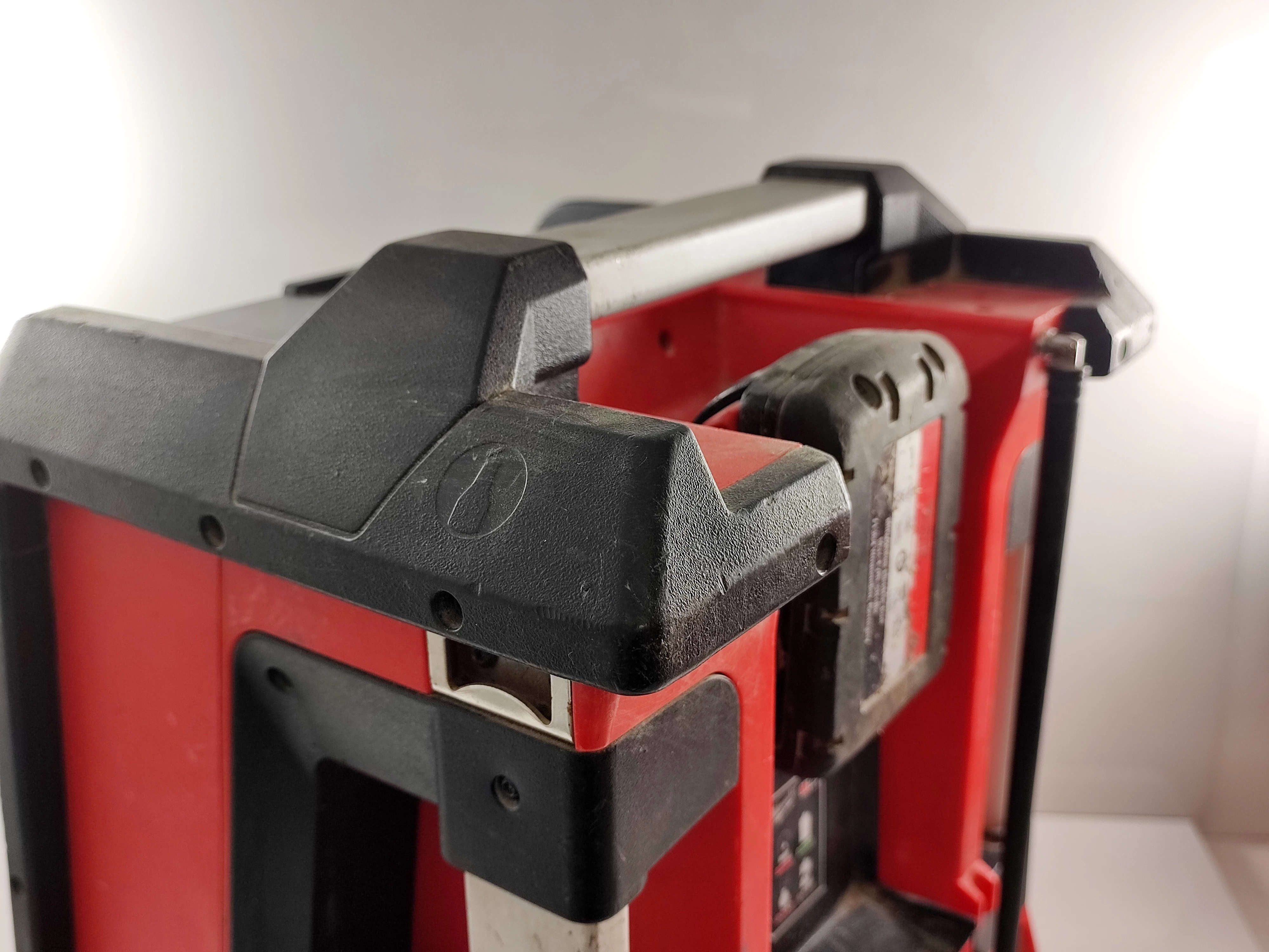 radio-budowlane-milwaukee-m18-rc-kod-producenta-m18-rc