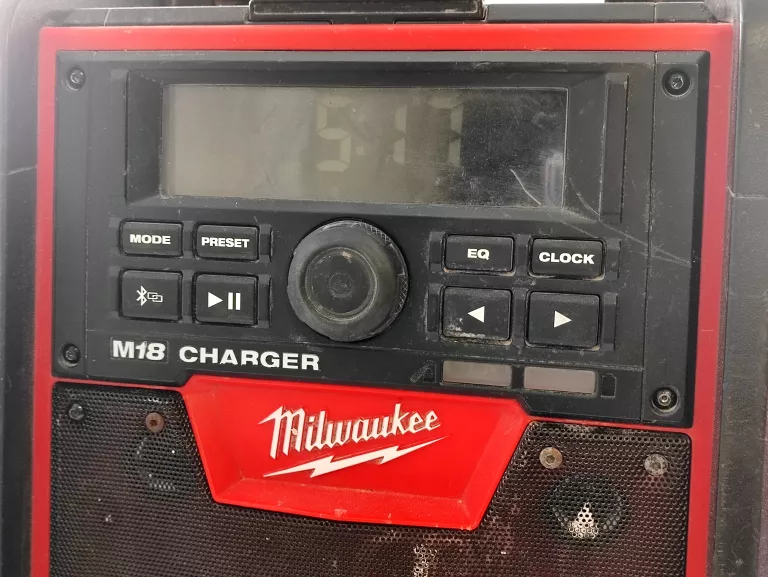 radio-budowlane-milwaukee-m18-rc-stan-uzywany