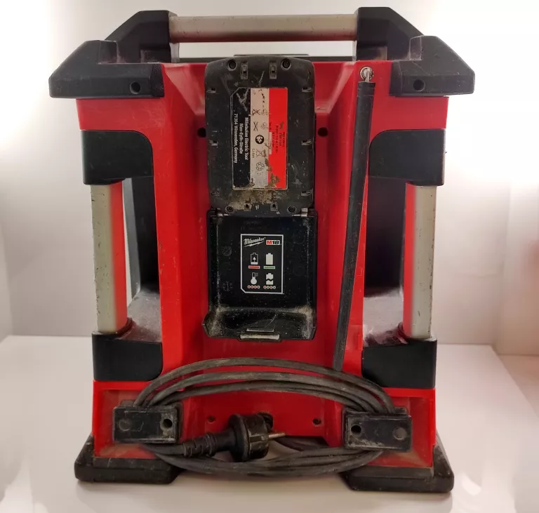 radio-budowlane-milwaukee-m18-rc-marka-milwaukee
